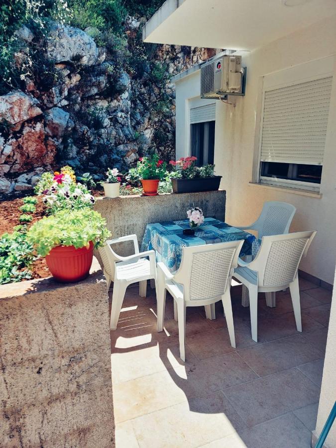 Apartmani Butigan-Tiha Luka 네움 외부 사진