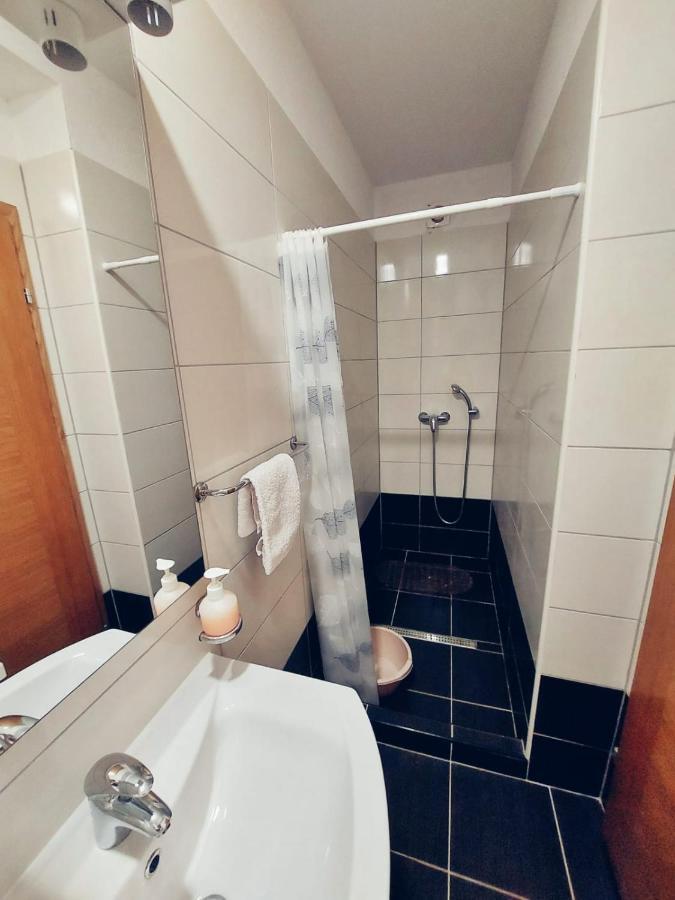 Apartmani Butigan-Tiha Luka 네움 외부 사진