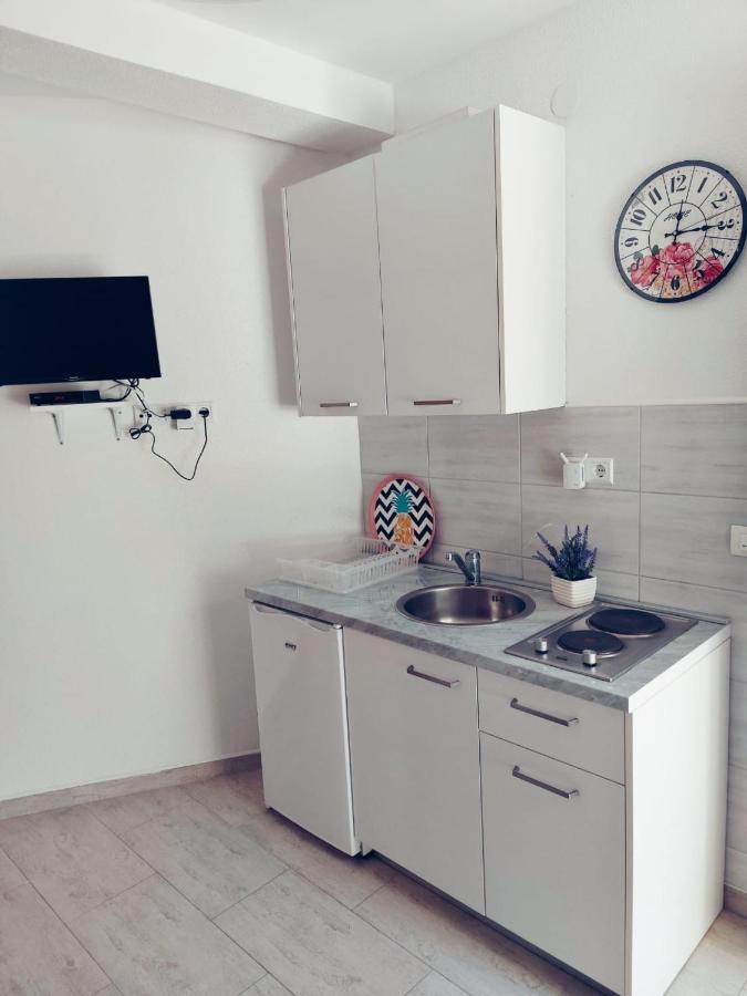 Apartmani Butigan-Tiha Luka 네움 외부 사진