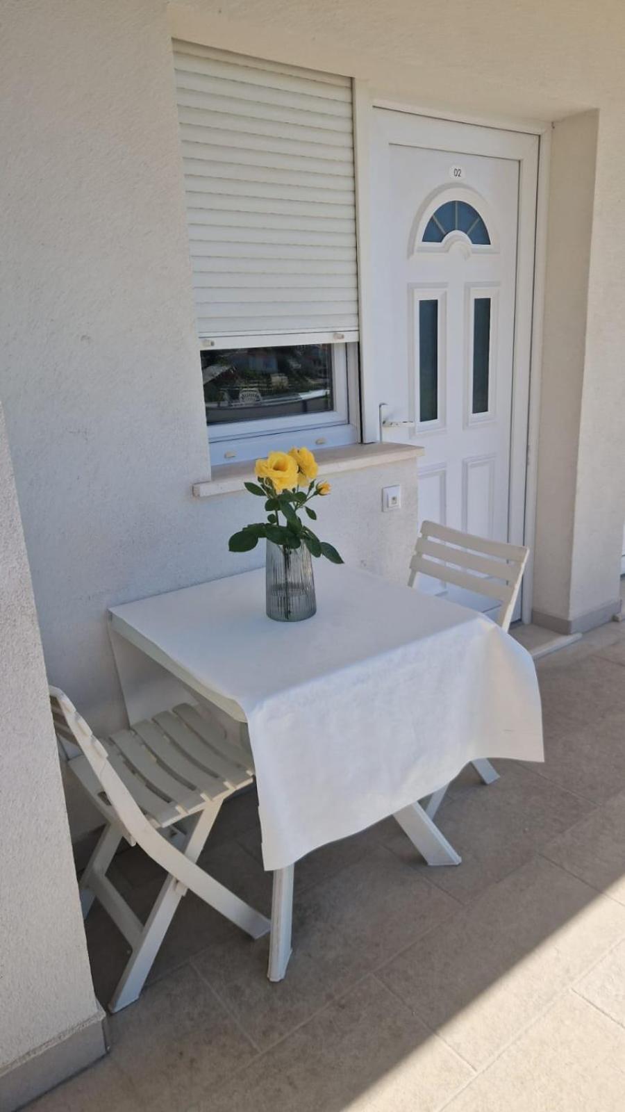 Apartmani Butigan-Tiha Luka 네움 외부 사진