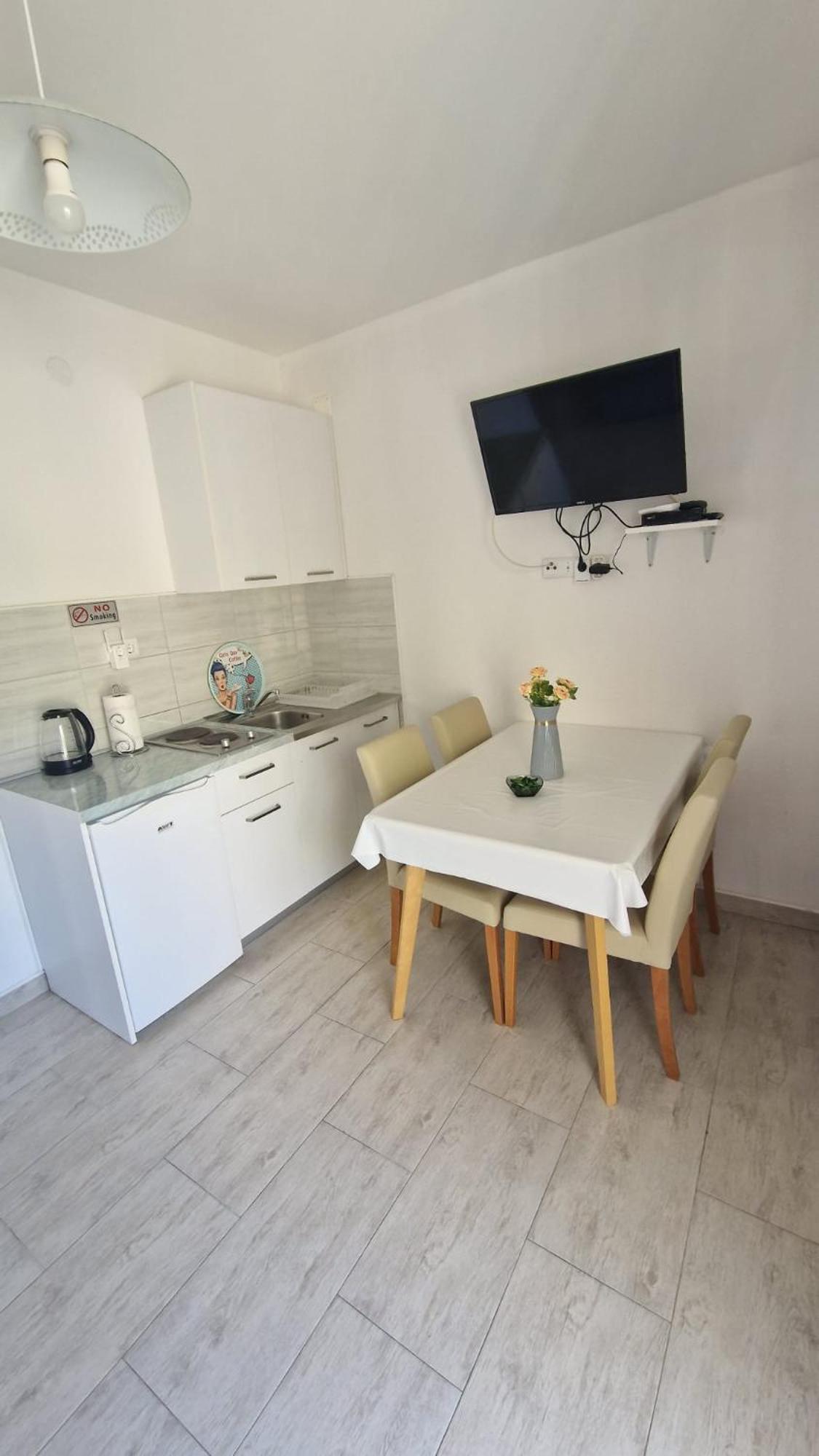 Apartmani Butigan-Tiha Luka 네움 외부 사진