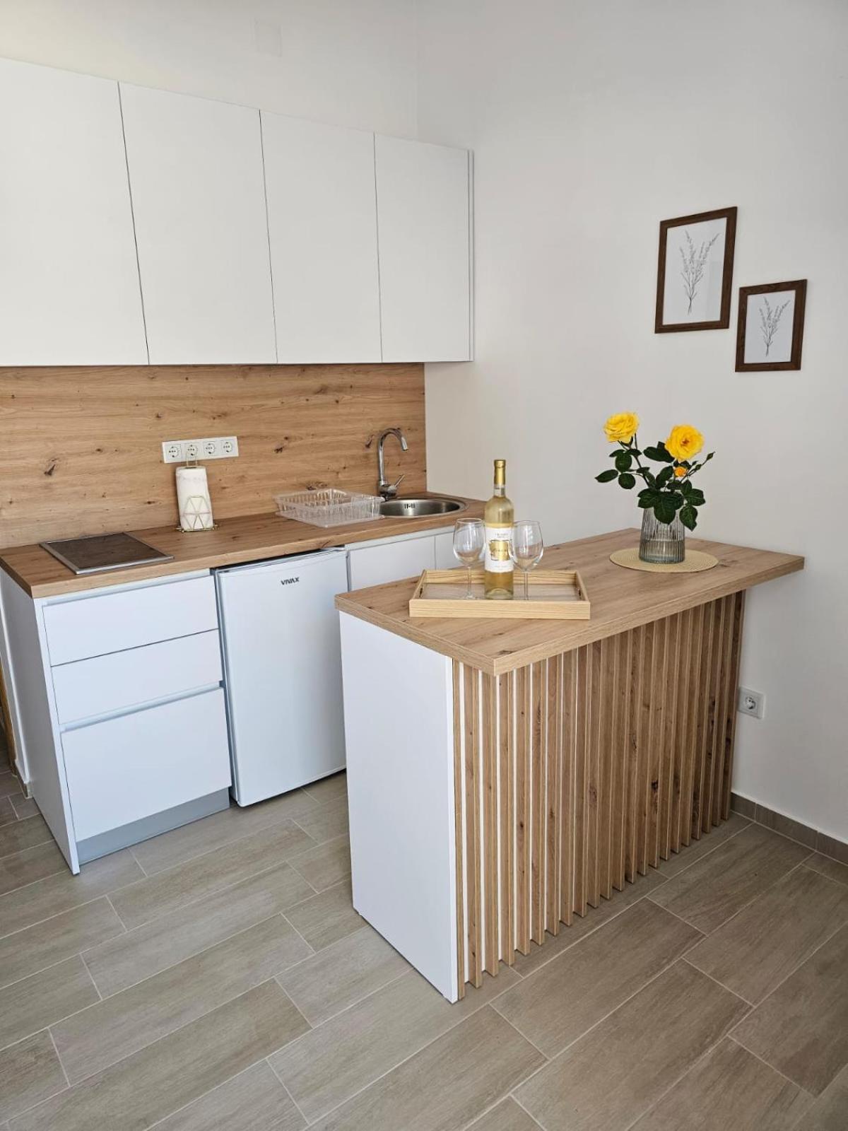 Apartmani Butigan-Tiha Luka 네움 외부 사진
